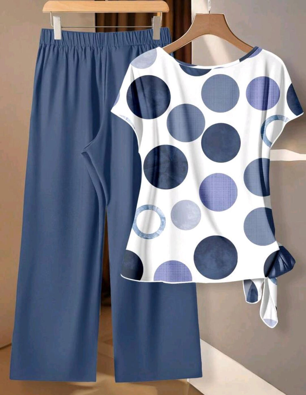 EMERY ROSE Conjunto casual de 2 piezas para mujer talla grande con parte superior plisada de cuello redondo con estampado geométrico y pantalones de pierna ancha de cintura elástica de unicolor