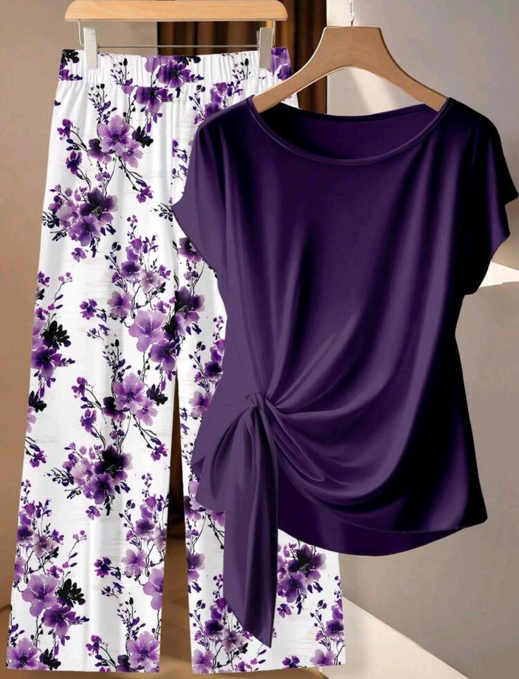 Conjunto casual de 2 piezas de blusa con lazo de contraste de color floral morado y pantalones rectos y sueltos