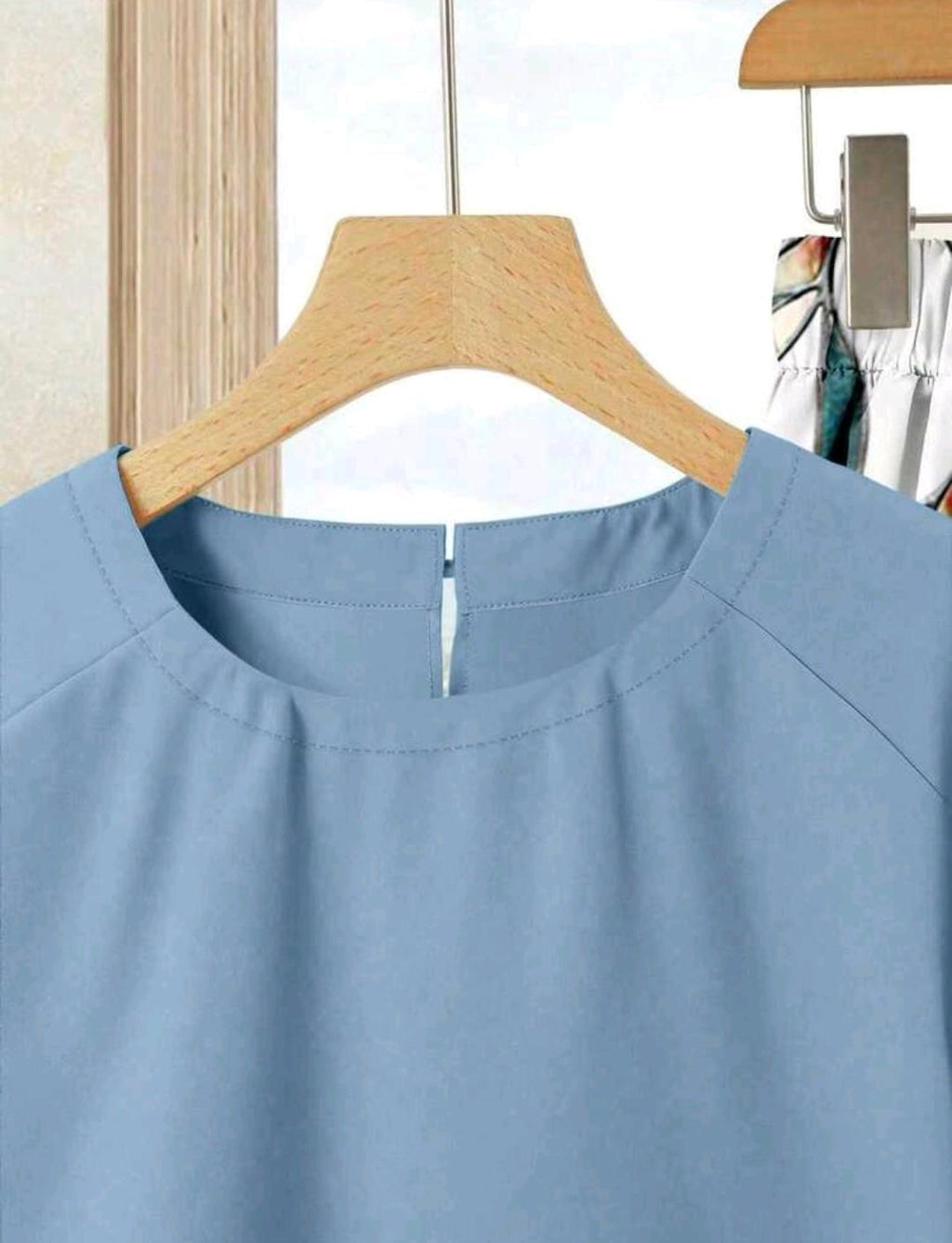 2 piezas Conjunto de falta estampada y blusa unicolor.