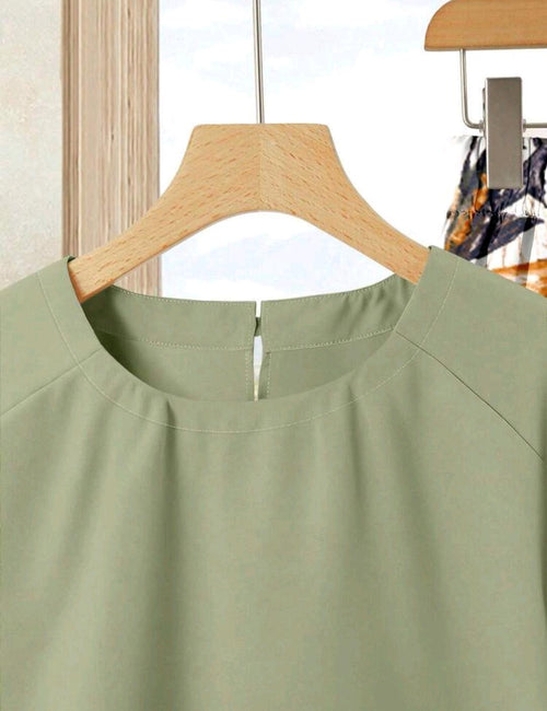 2 piezas Conjunto casual de verano para mujer con parte superior de unicolor + falda estampada.