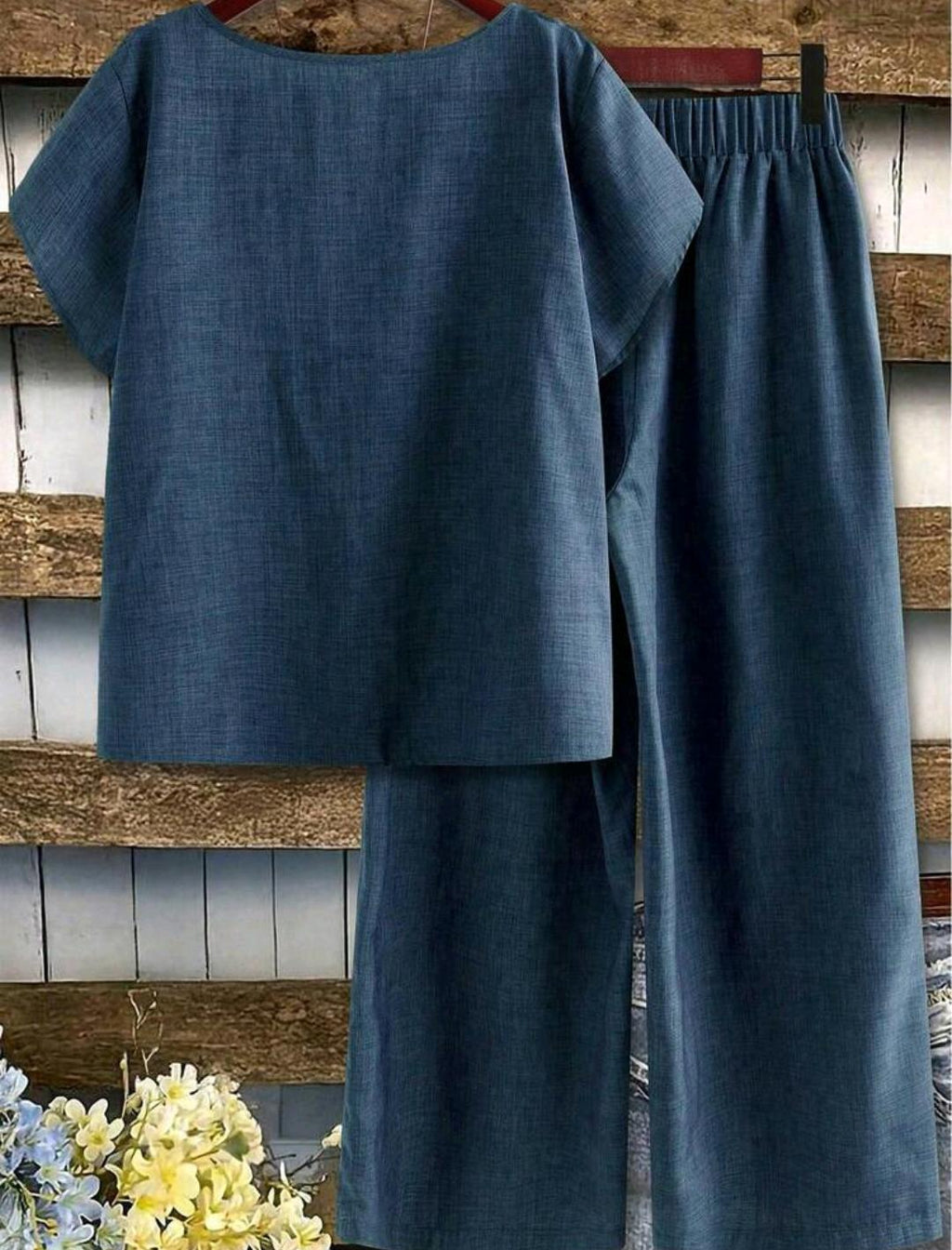 Conjunto de blusa lisa y pantalón ancho estampado | Bajo pedido