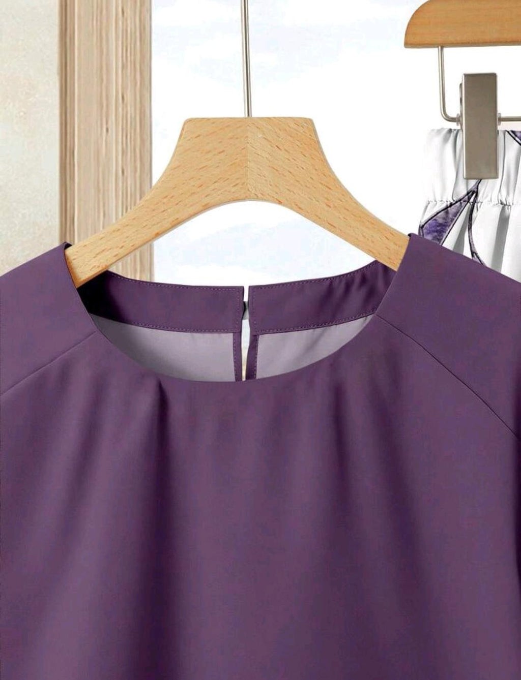 Rusticease Conjunto de 2 piezas para mujer de top de color liso + falda estampada, elegante y casual para vacaciones, atuendo de verano, top estampado, malva púrpura, púrpura floral.