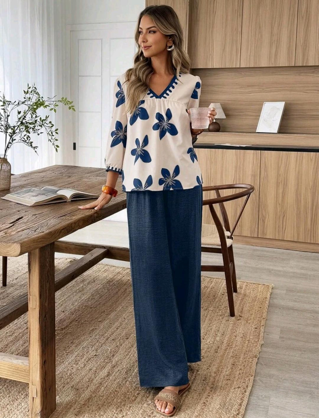 Conjunto de 2 piezas de blusa de manga 3/4 con cuello en V y estampado floral, y pantalones holgados, ropa casual de vacaciones, primavera/verano