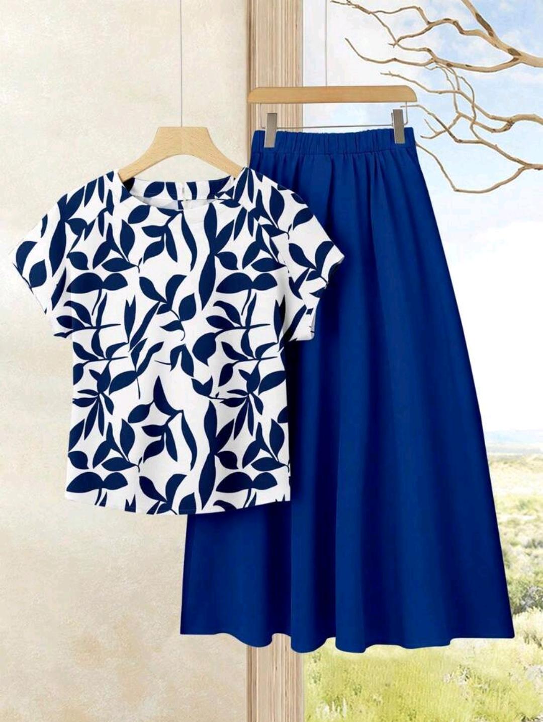 Set de 2 piezas: Blusa de manga corta con estampado de silueta de hojas y falda larga azul sólida a juego, conjunto de vestir de verano para vacaciones.