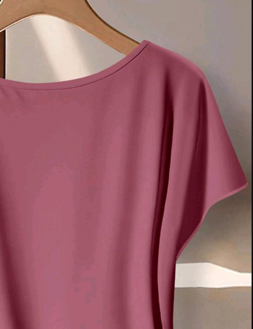 Conjunto de 2 piezas para mujer talla grande, top plisado de cuello redondo y pantalones de pierna ancha, unicolor, casual, formal, lounge, rosa y blanco.