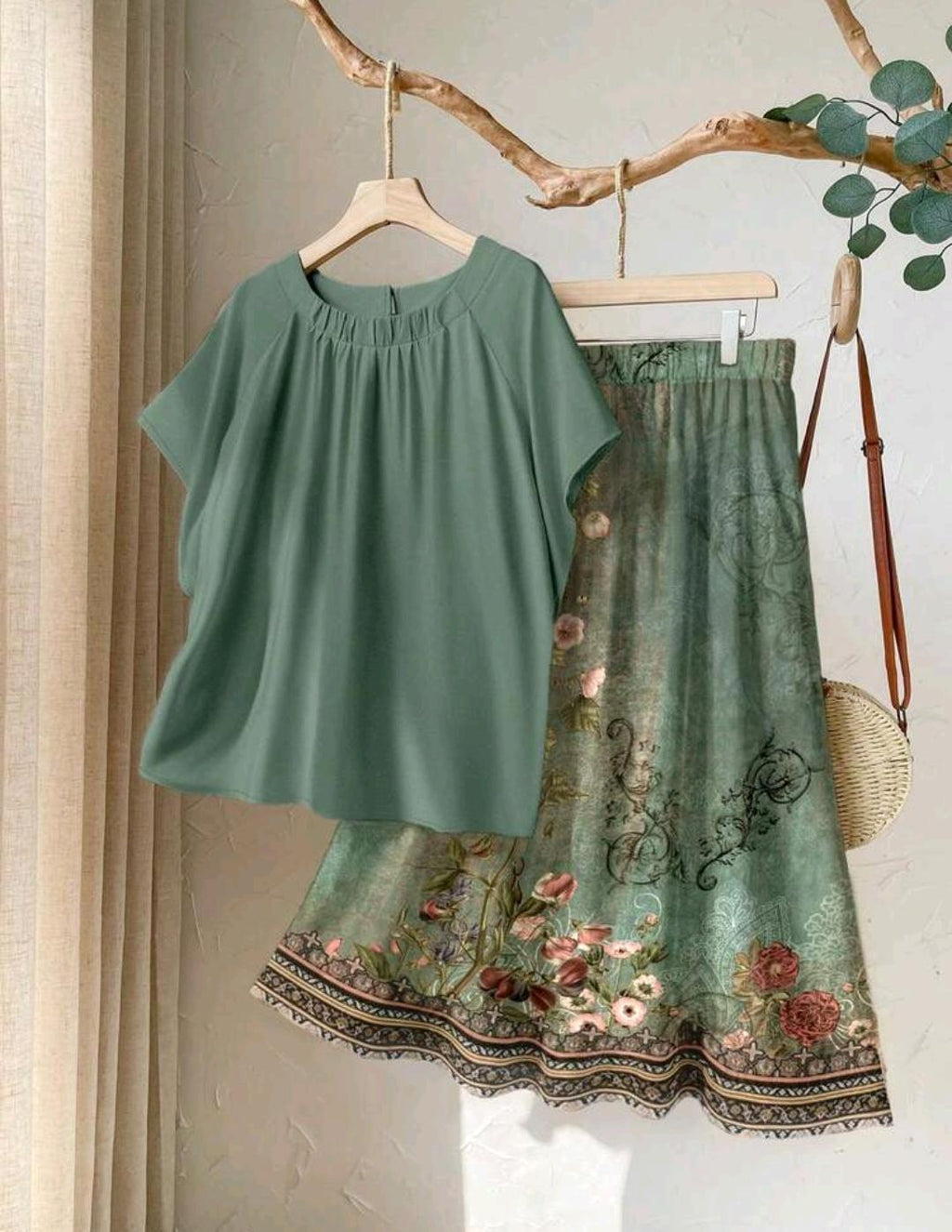 Rusticease Conjunto de 2 piezas de talla grande con blusa unicolor casual y falda con estampado floral.