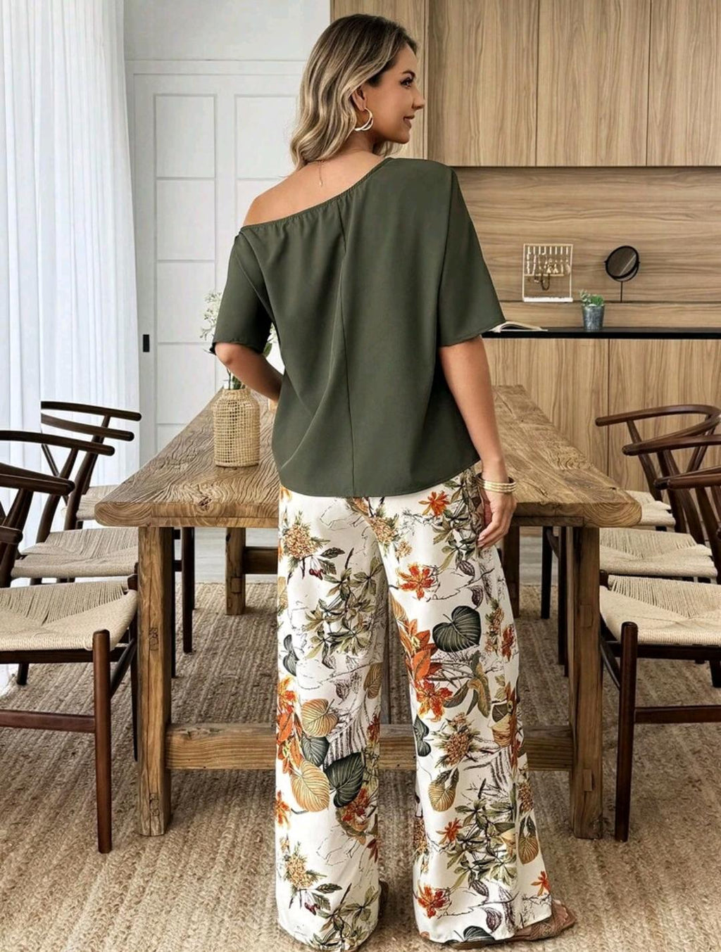 Conjunto casual de 2 piezas para vacaciones con top de hombro asimétrico con estampado de hojas y pantalones de pierna recta, primavera/verano, para mujeres.