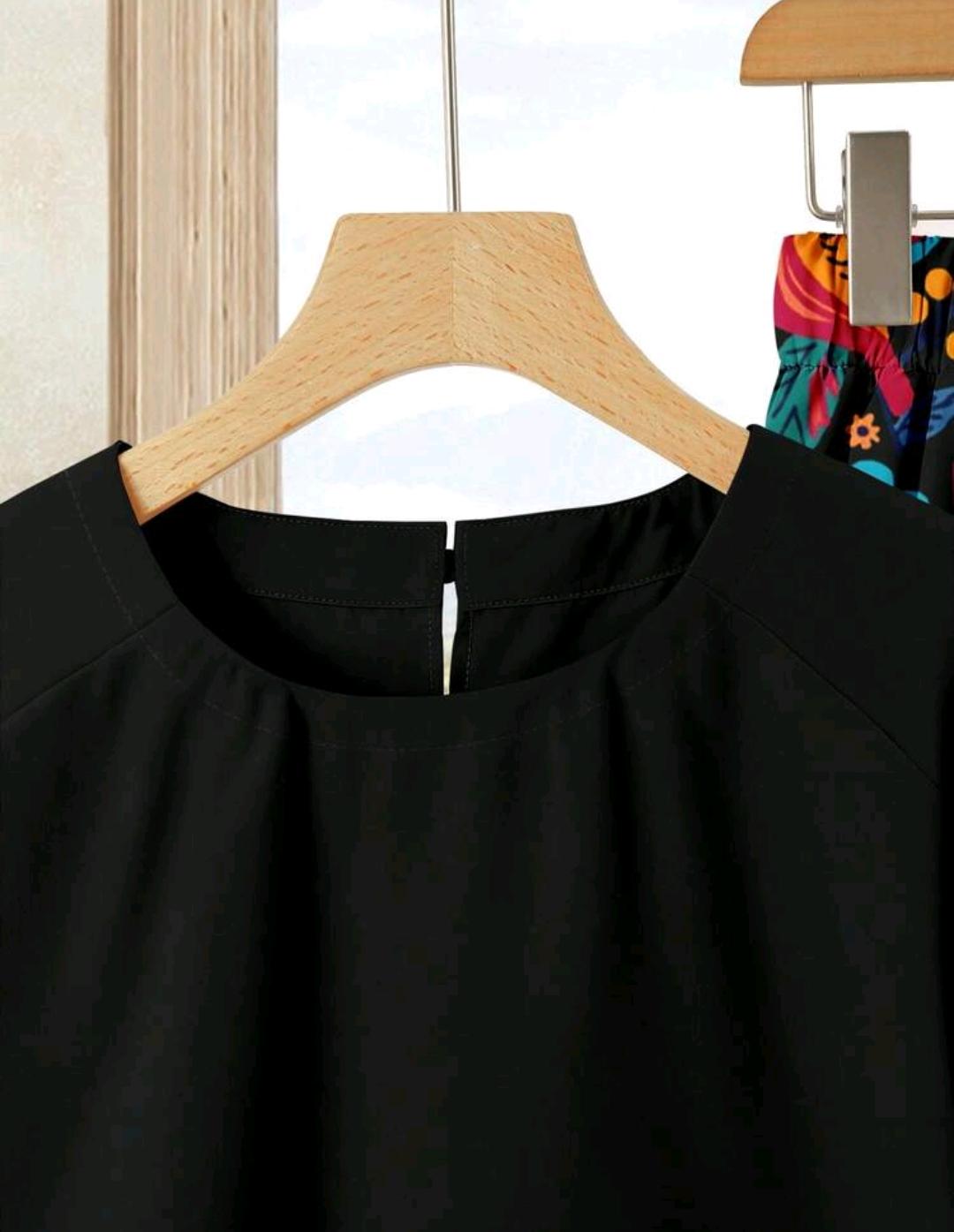 Conjunto de 2 piezas para mujer, top de unicolor + falda estampada, atuendo casual de vacaciones de verano.
