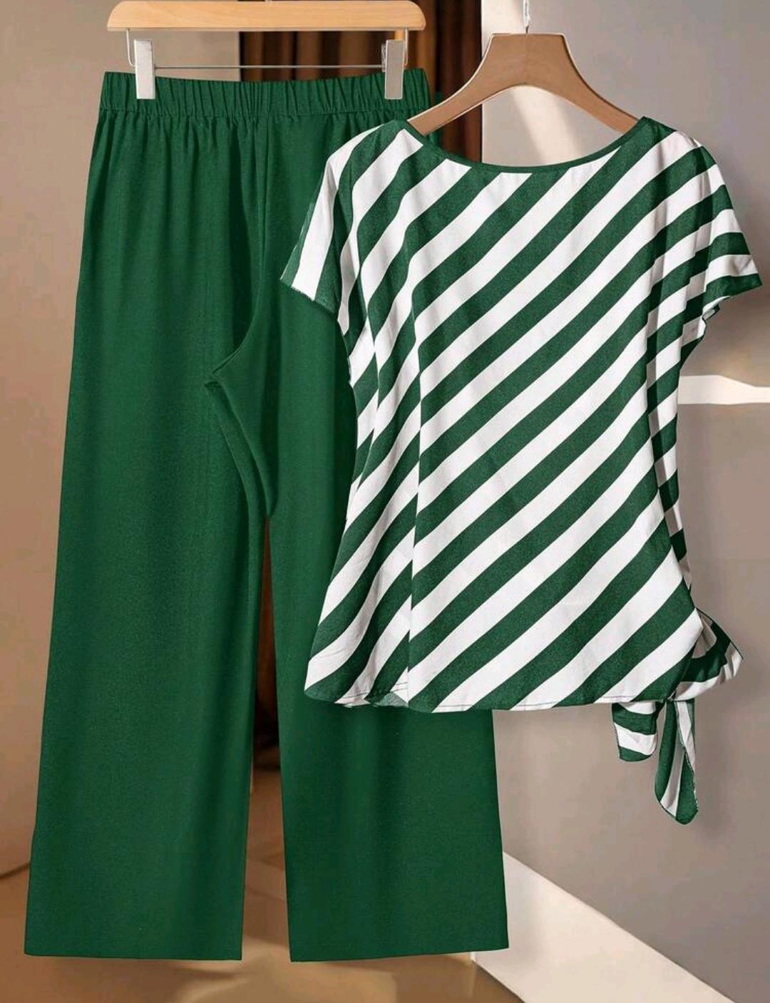 SHEIN Talla CURVE Conjunto casual de 2 piezas de camisa con mangas de murciélago a rayas y cintura con lazo, y pantalones de pierna ancha para mujer de talla grande