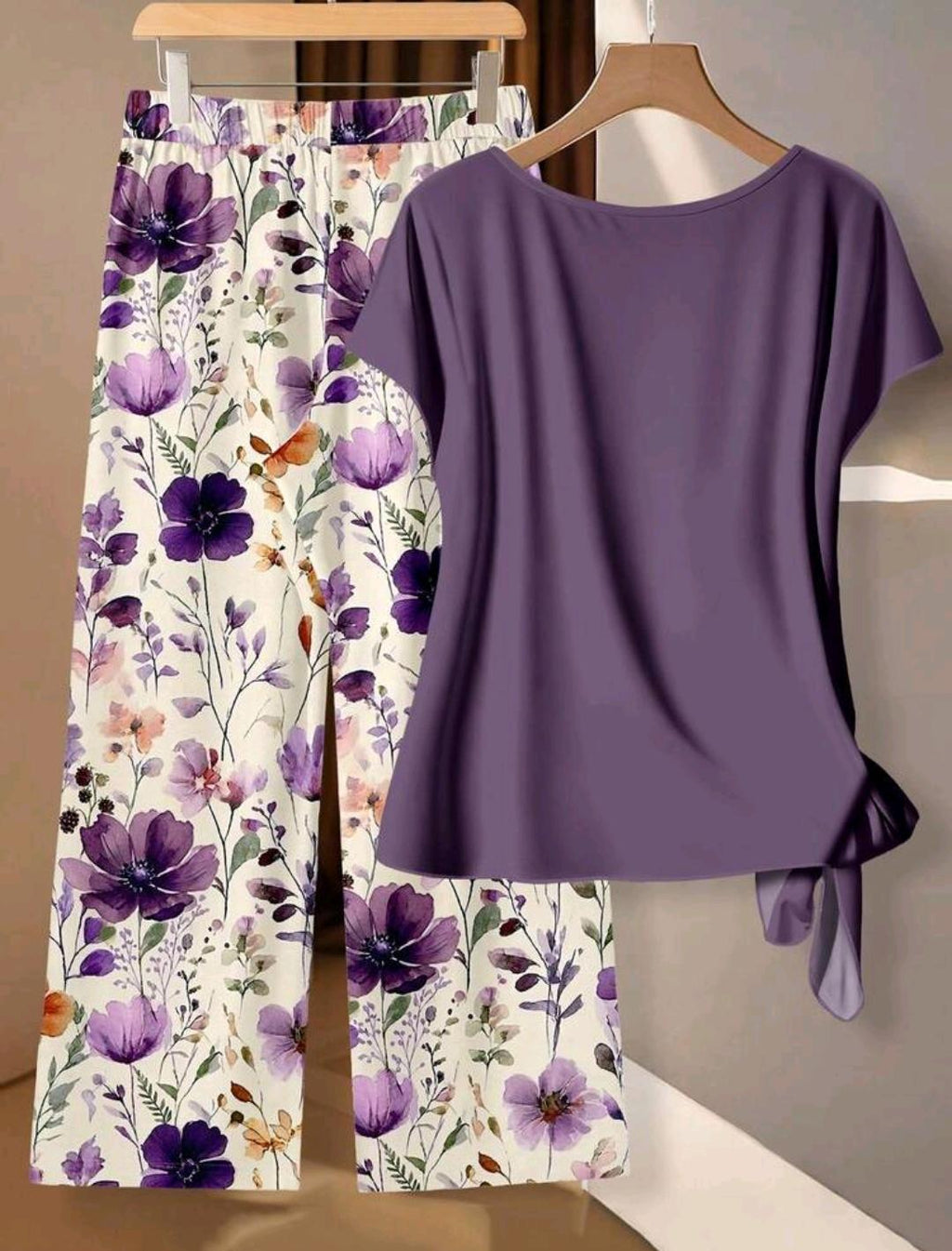 2 piezas Conjunto de camisa y pantalones casuales bohemios con estampado floral pastoral púrpura - Elegante conjunto romántico para primavera/verano, perfecto para vacaciones, boda en una isla tropical, fiesta de damas de honor, invitado.