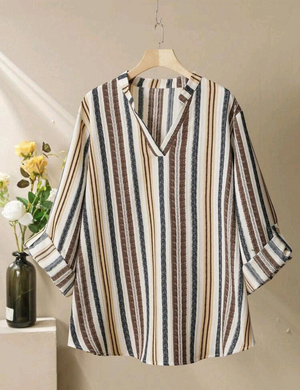 Conjunto informal de camisa de manga larga con estampado de rayas coloridas texturizadas y pantalones anchos de pierna ancha en talla grande, cómodo y holgado
