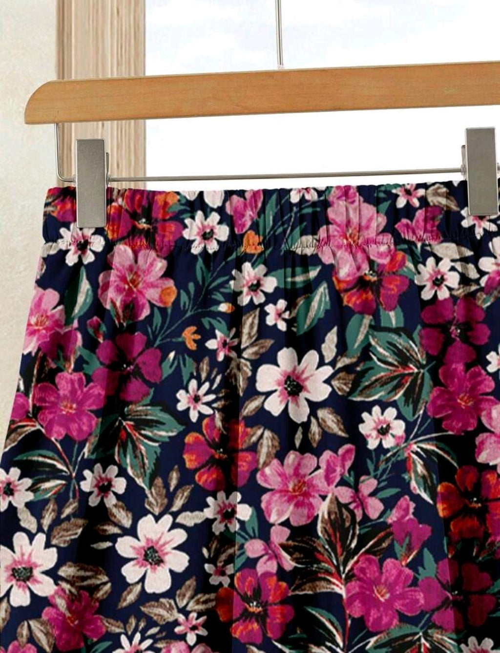 Conjunto de 2 piezas de falda con estampado floral y blusa unicolor