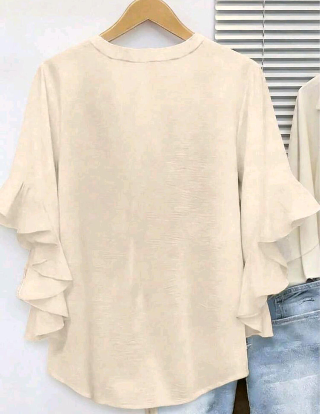 Blusa Aurora con mangas de volantes · Bajo pedido