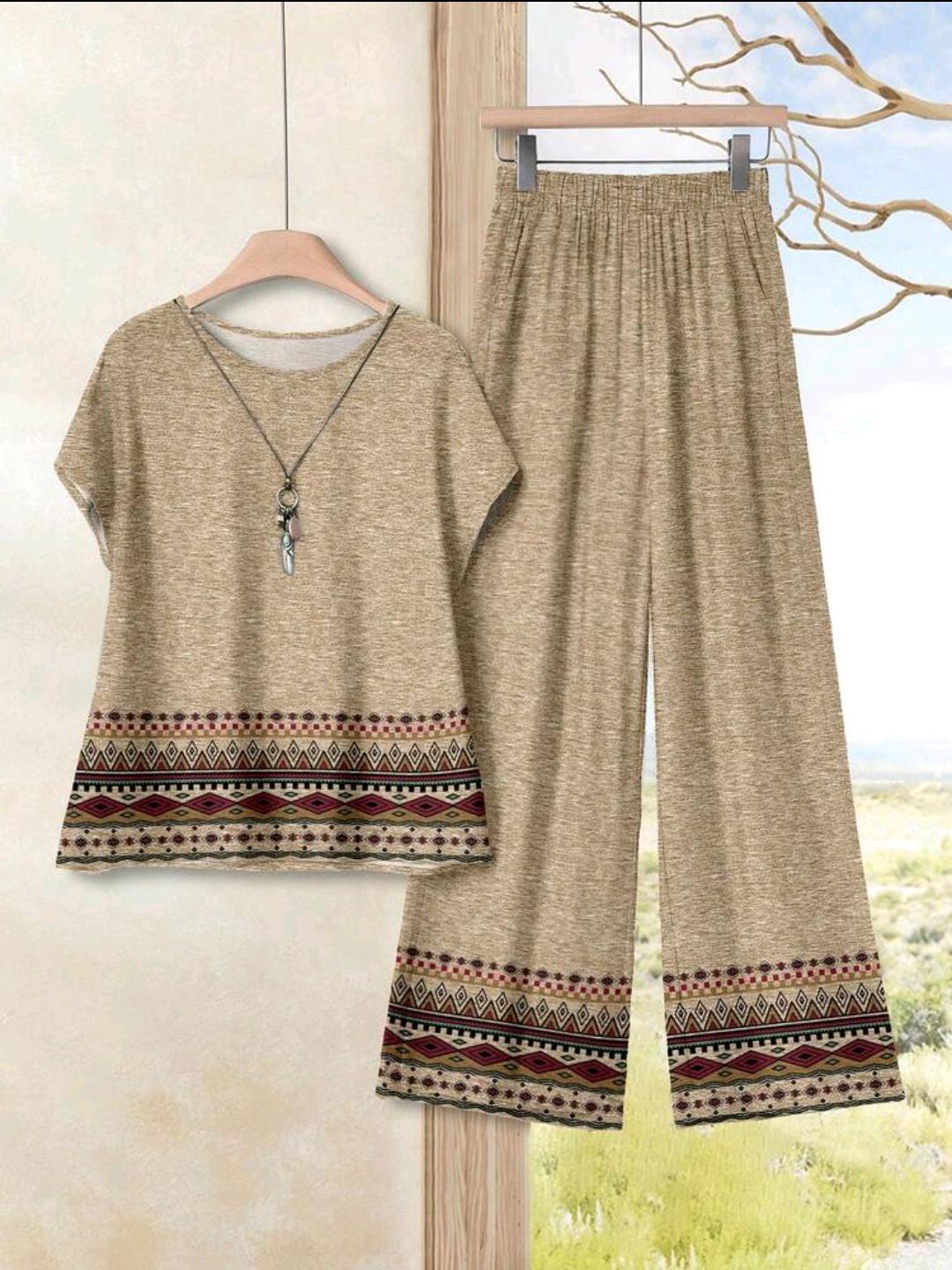 Conjunto de 2 piezas de pantalón y blusa en color beige