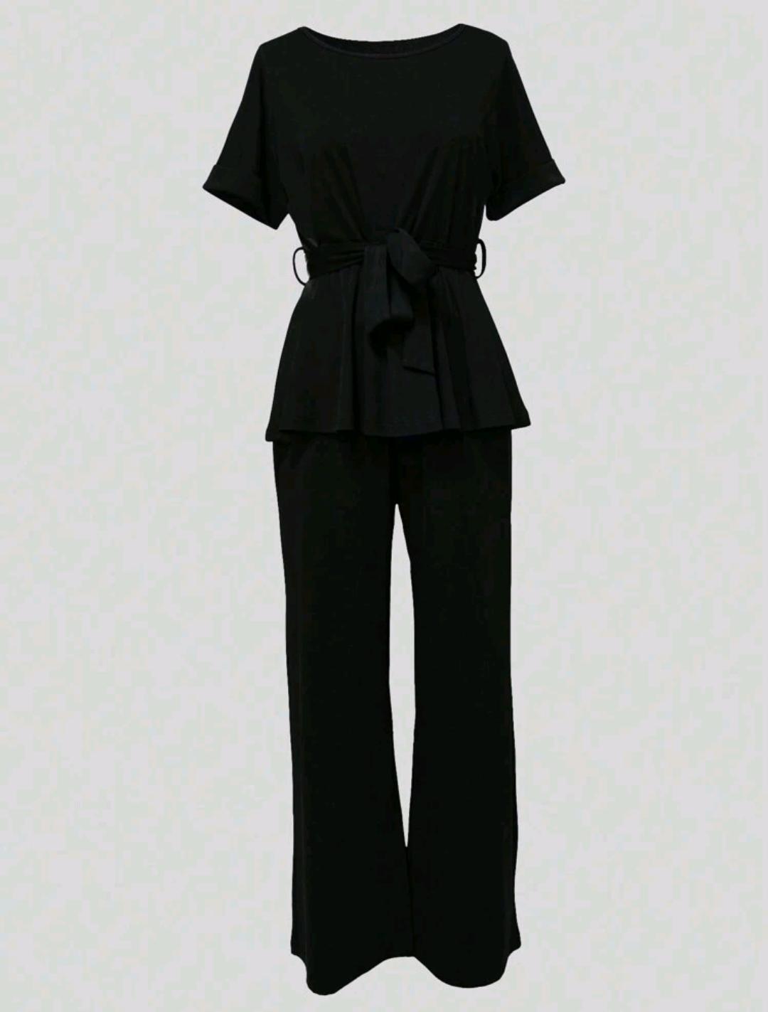 Conjunto informal de dos piezas para mujer, compuesto por una blusa de manga corta elegante y monocromática con tirantes de lazo y pantalones anchos de cintura alta, color negro
