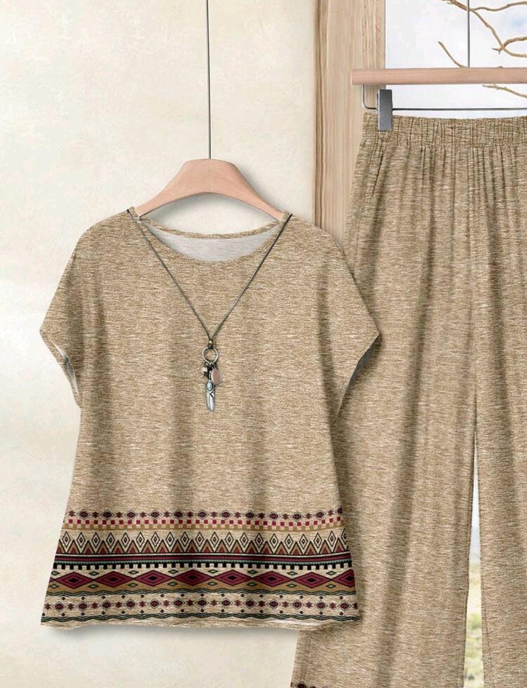 Conjunto de 2 piezas de pantalón y blusa en color beige