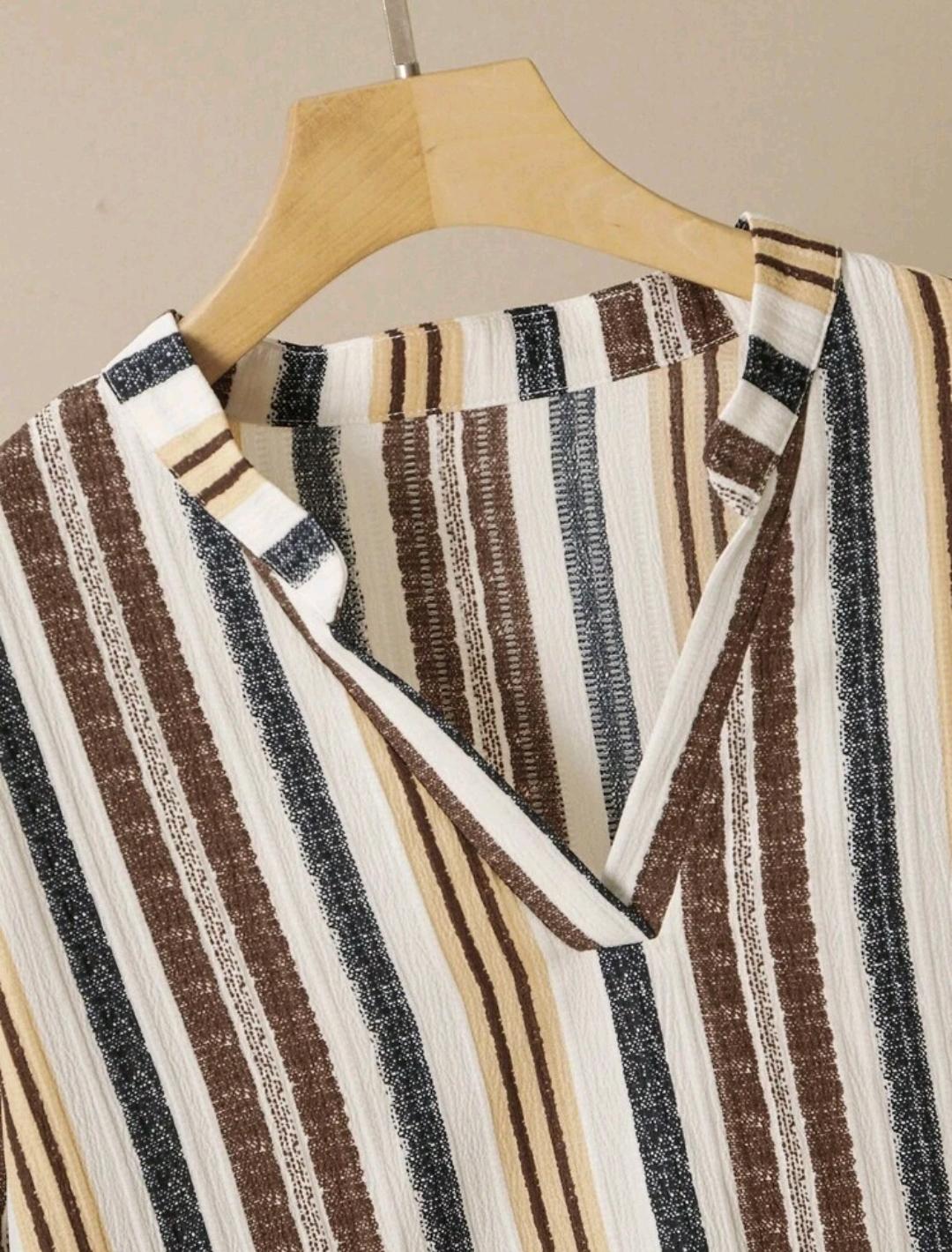 Conjunto informal de camisa de manga larga con estampado de rayas coloridas texturizadas y pantalones anchos de pierna ancha en talla grande, cómodo y holgado
