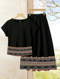 Conjunto de 2 piezas de blusa y falda.