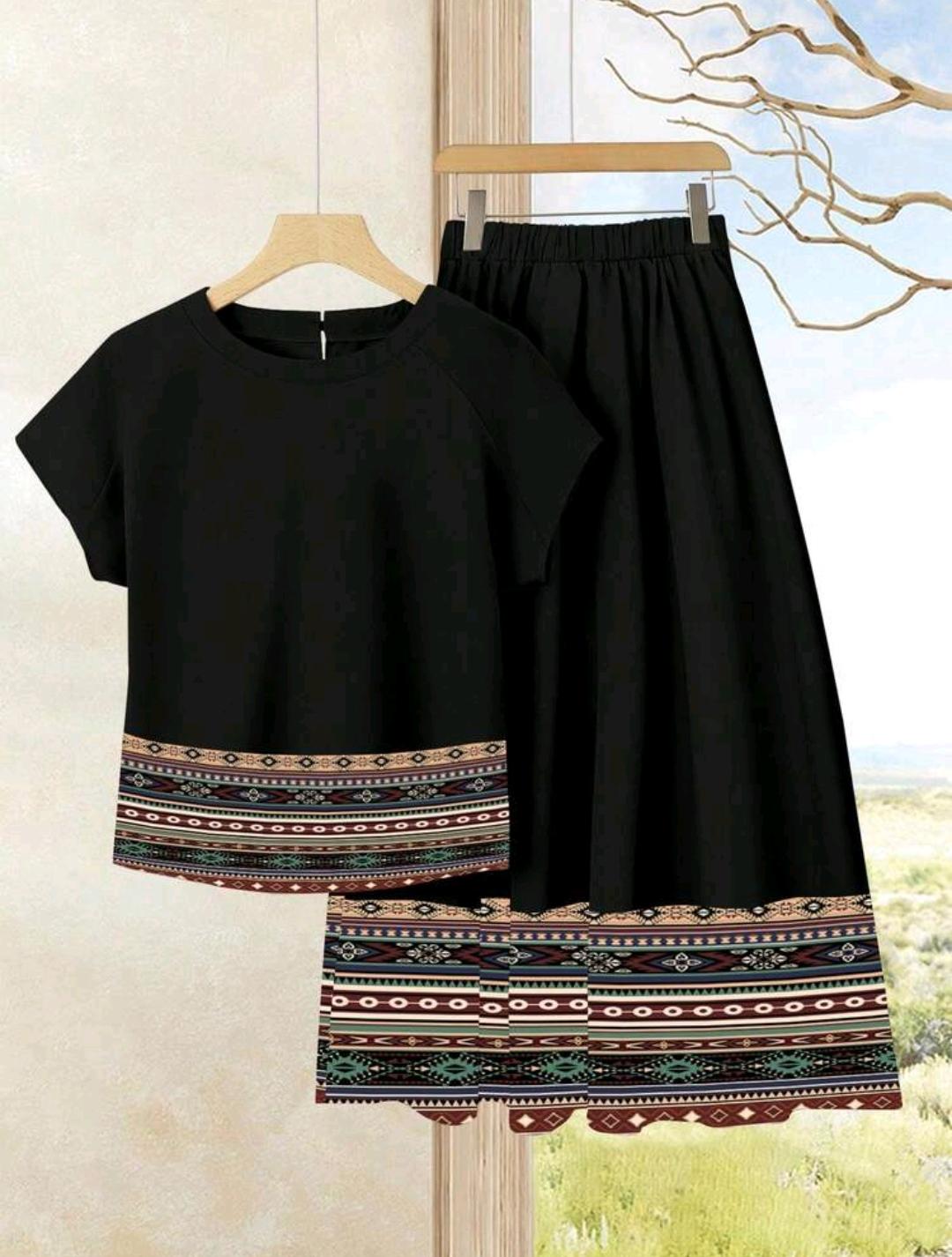 Conjunto de 2 piezas de blusa y falda.