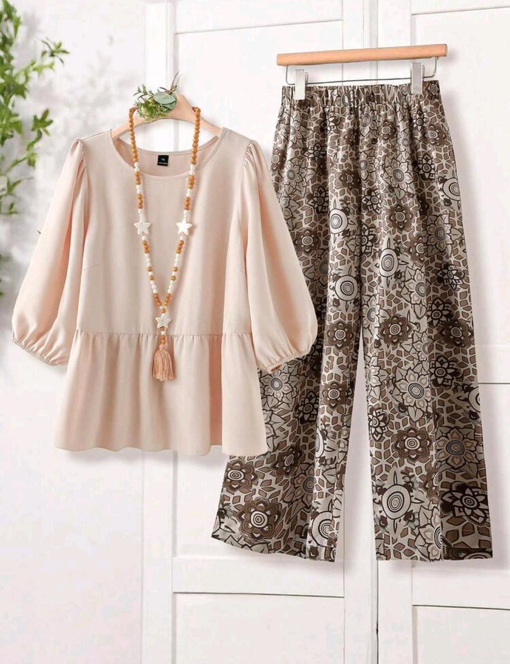 Conjunto de Camisa y Pantalon con Mangas de Linterna y volantes en el bajo con estampado floral rosa para Mujer talla grande, atuendo bohemio de otoño para vacaciones y festividades, conjunto de 2 piezas de ropa casual de verano y primavera