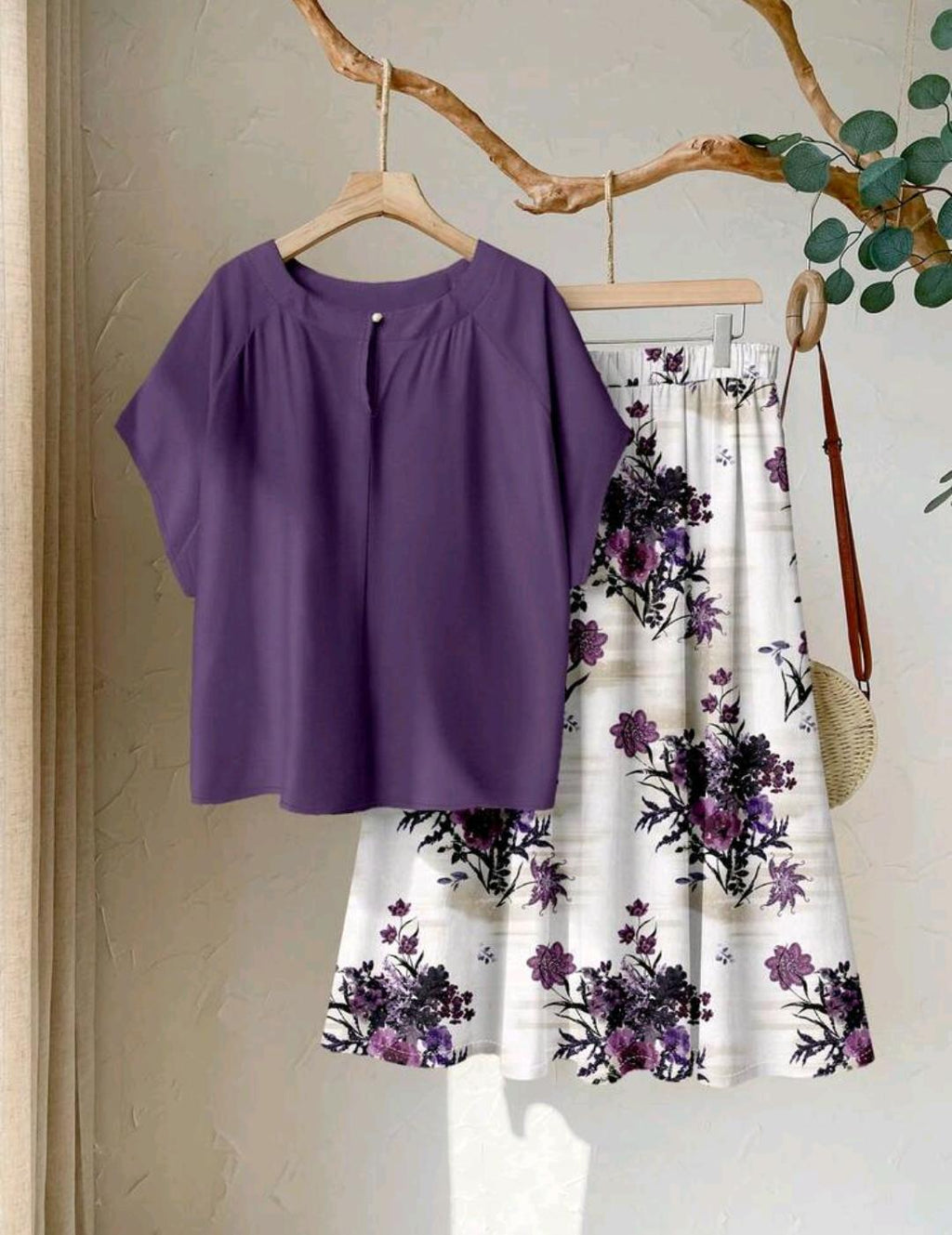 Set de 2 piezas, estilo floral color  Morado ideal para vacaciones de verano estilo casual unicolor parte superior + falda estampada.