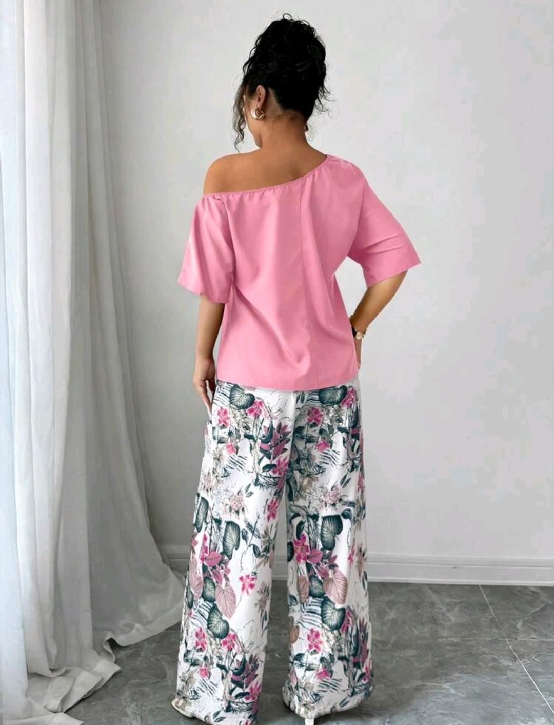 Set de 2 piezas con top de hombro asimétrico y pantalones con estampado floral