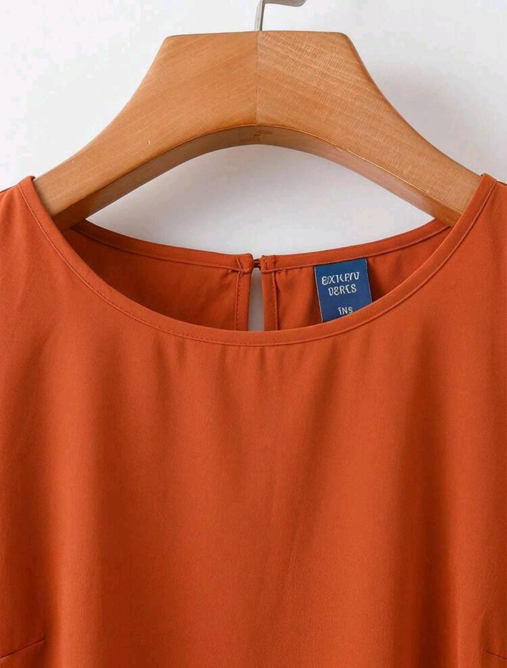 EMERY ROSE Conjunto de 2 piezas talla grande para mujer: Blusa de manga murciélago de unicolor y falda con estampado floral.