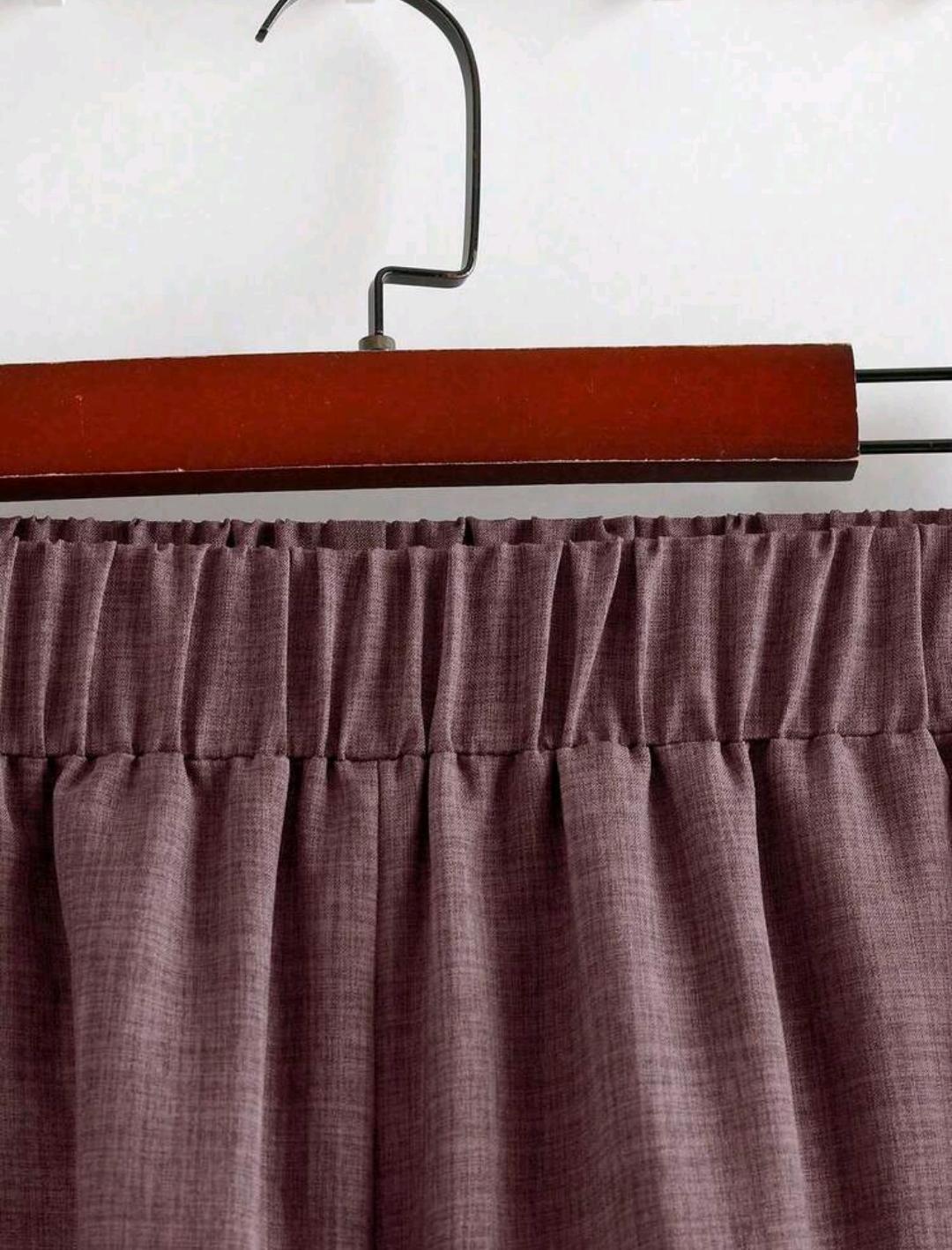 Conjunto de blusa lisa y pantalón ancho estampado | Bajo pedido