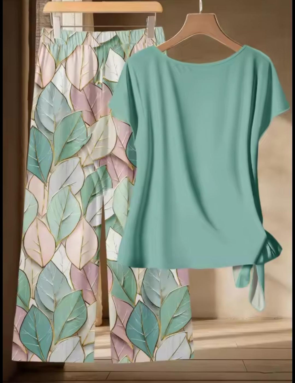 Conjunto de 2 piezas de pantalón y blusa con estampado de hojas