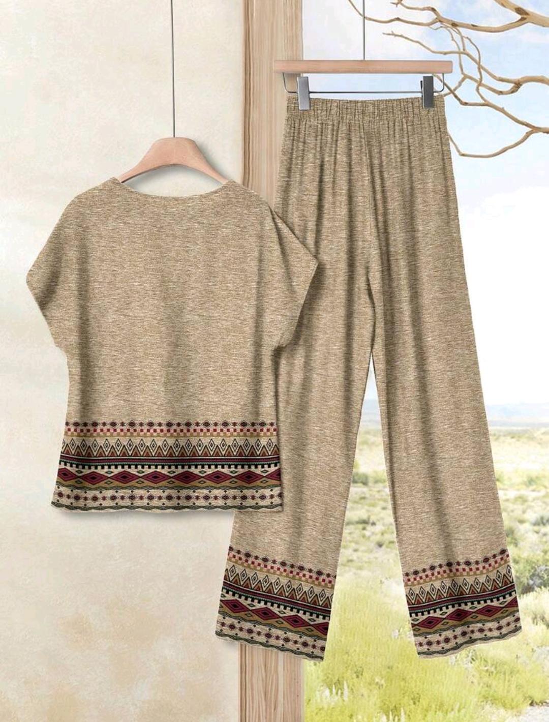 Conjunto de 2 piezas de pantalón y blusa en color beige