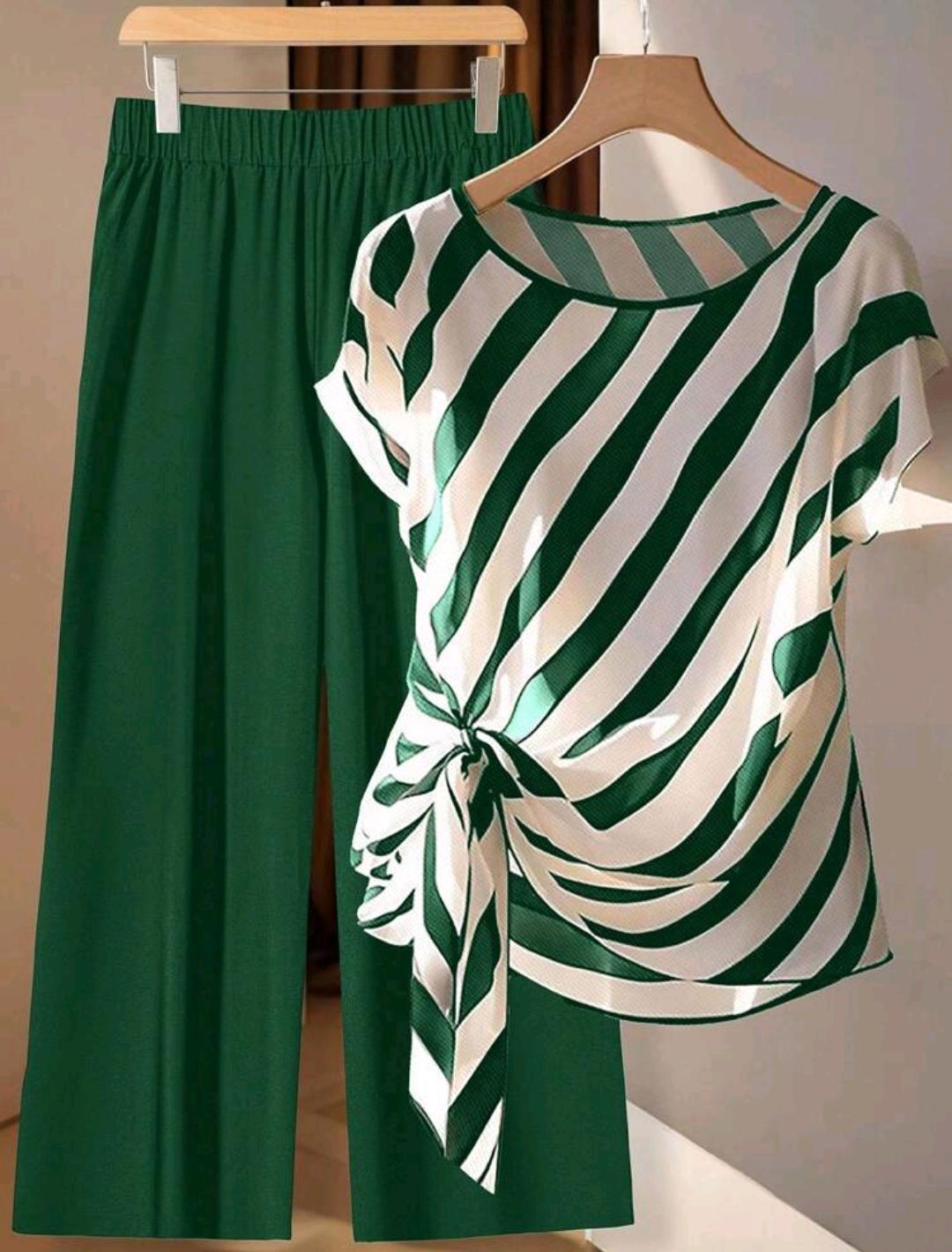 SHEIN Talla CURVE Conjunto casual de 2 piezas de camisa con mangas de murciélago a rayas y cintura con lazo, y pantalones de pierna ancha para mujer de talla grande