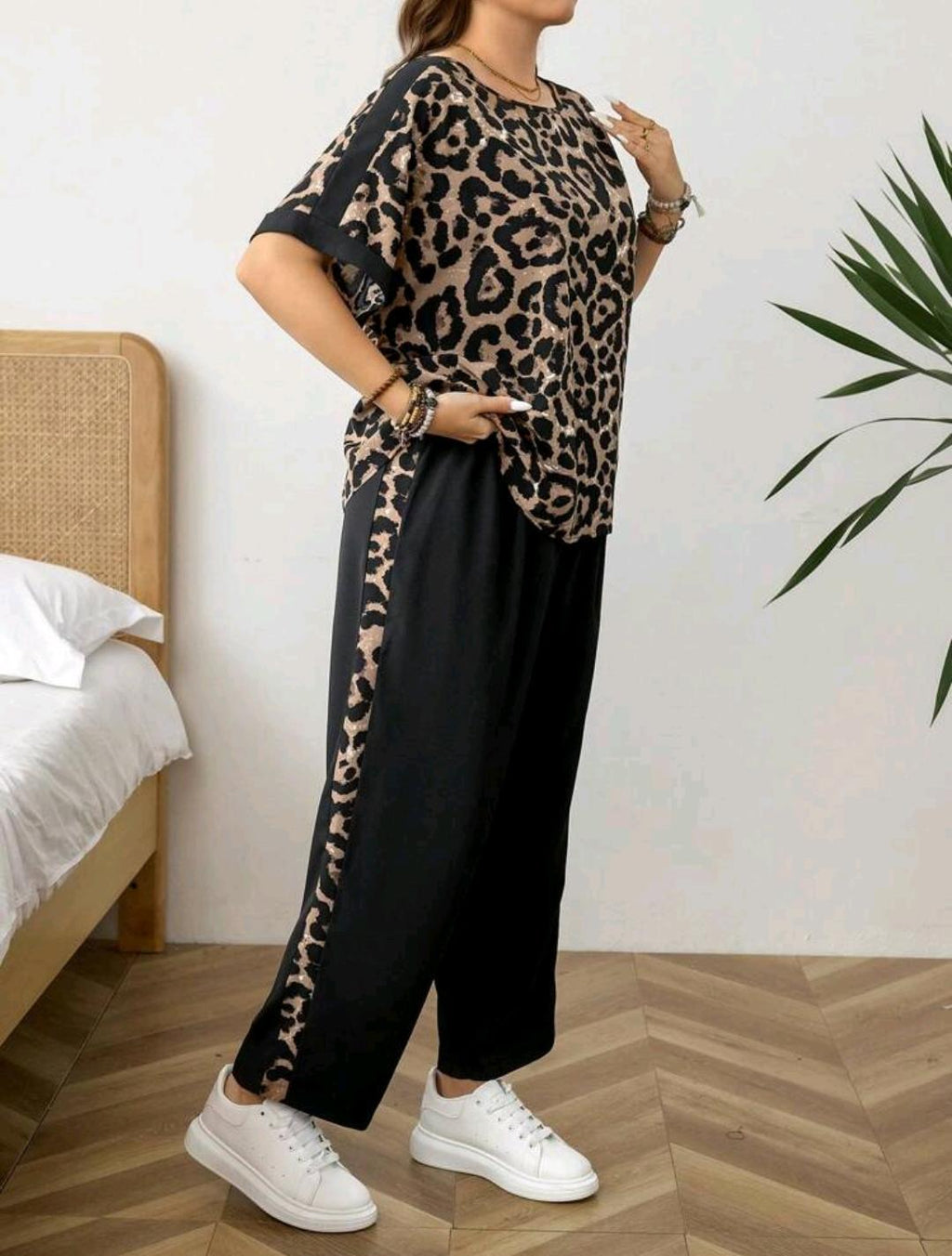 2 piezas Conjunto de talla grande Blusa de manga corta con estampado de leopardo, casual y de moda para uso diario