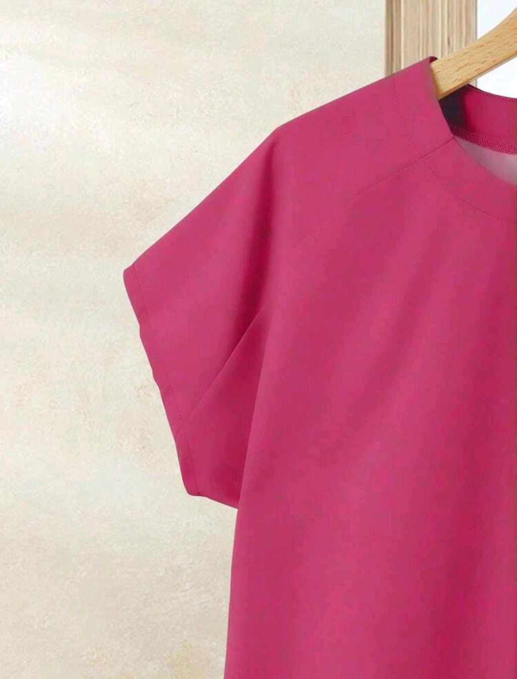 2 piezas Conjunto de top casual de unicolor + falda estampado floral para vacaciones de verano.