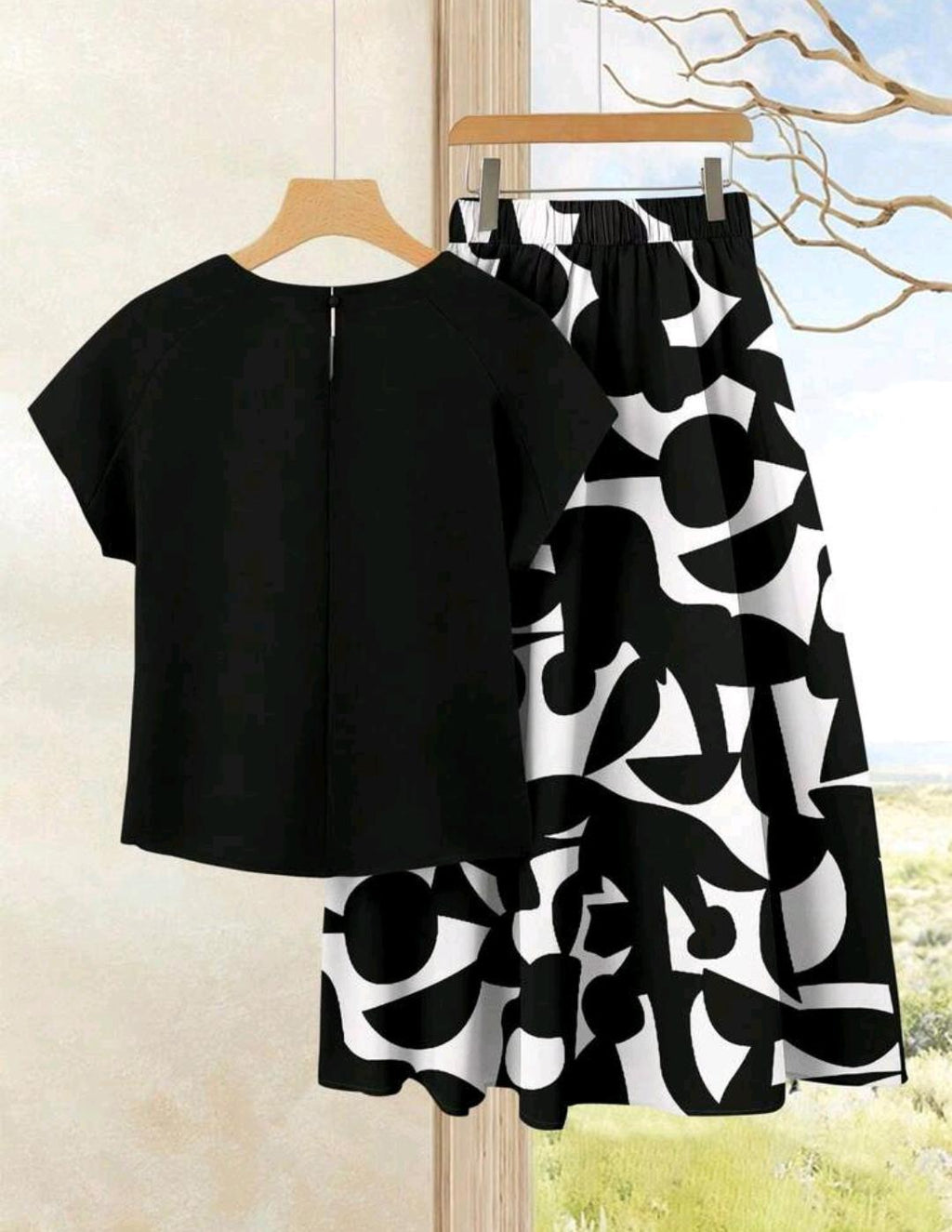 Rusticease 2 piezas Conjunto de top casual de unicolor + falda con estampado geométrico blanco y negro para vacaciones de verano.