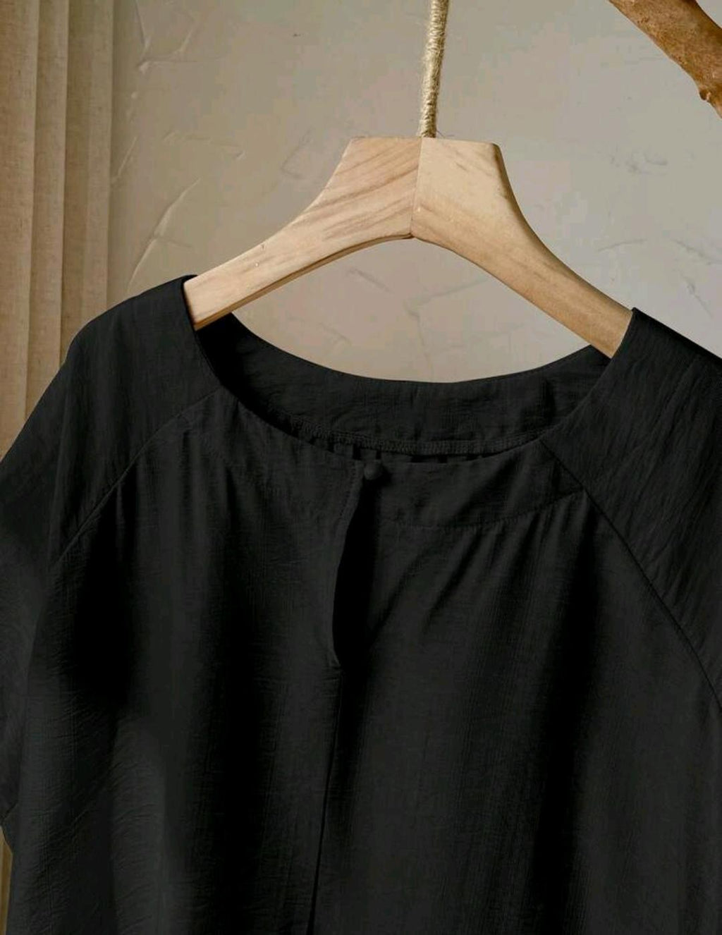 Conjunto de 2 piezas para mujer de top de color liso + falda estampada, atuendo de verano, top estampado estilo carnaval, casual para vacaciones, negro y beige, para uso diario y citas.