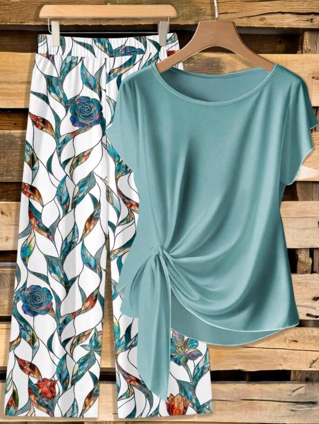 EMERY ROSE Conjunto de dos piezas para mujer talla grande con top azul empolvado de manga murciélago y nudo lateral & pantalones con estampado de ramas florales, estilo bohemio de verano para vacaciones, días festivos y madre de la novia.